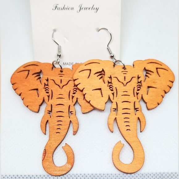Earrings wooden elephant dangle new e44 - Picture 1 of 1